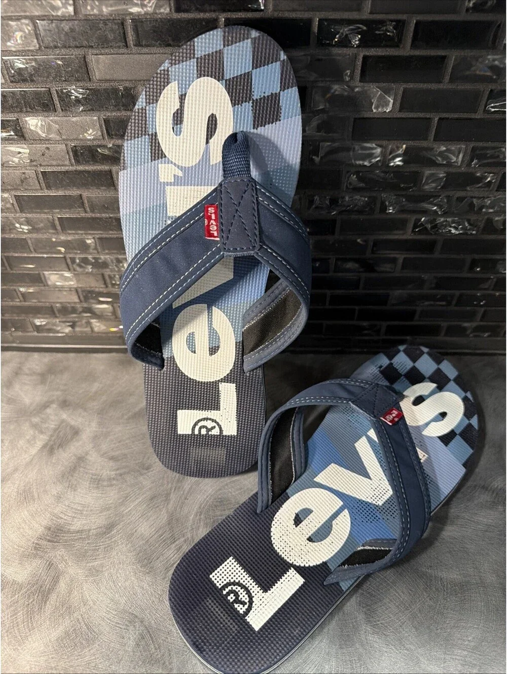 Levi's Mens Casual Flip Flop Vegan Sandal Beach Shoe Size 9